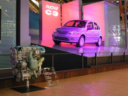 auto in bella mostra